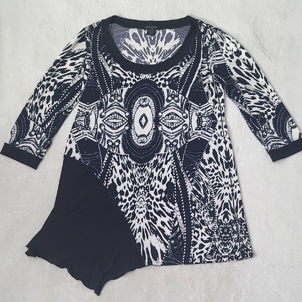Eva Varro Asymmetrical Tunic Top Black White Medium Geometric Animal Print USA